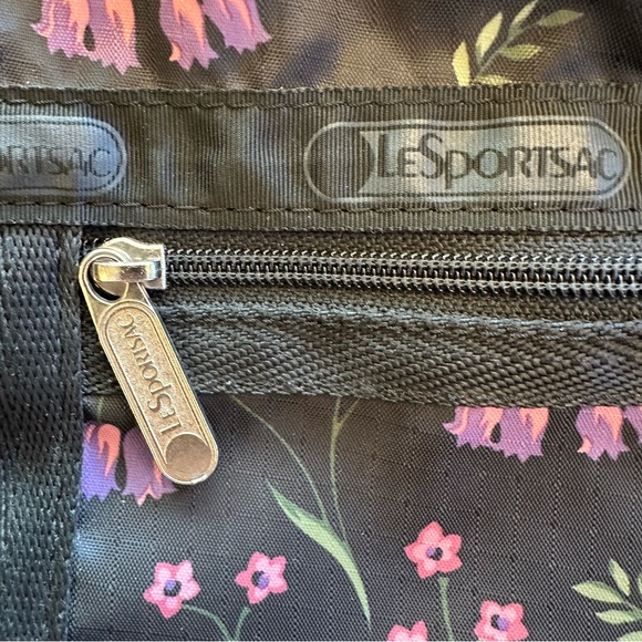 LeSportsac Crossbody Bag in Dark Floral Print USA Rare - Picture 5 of 13